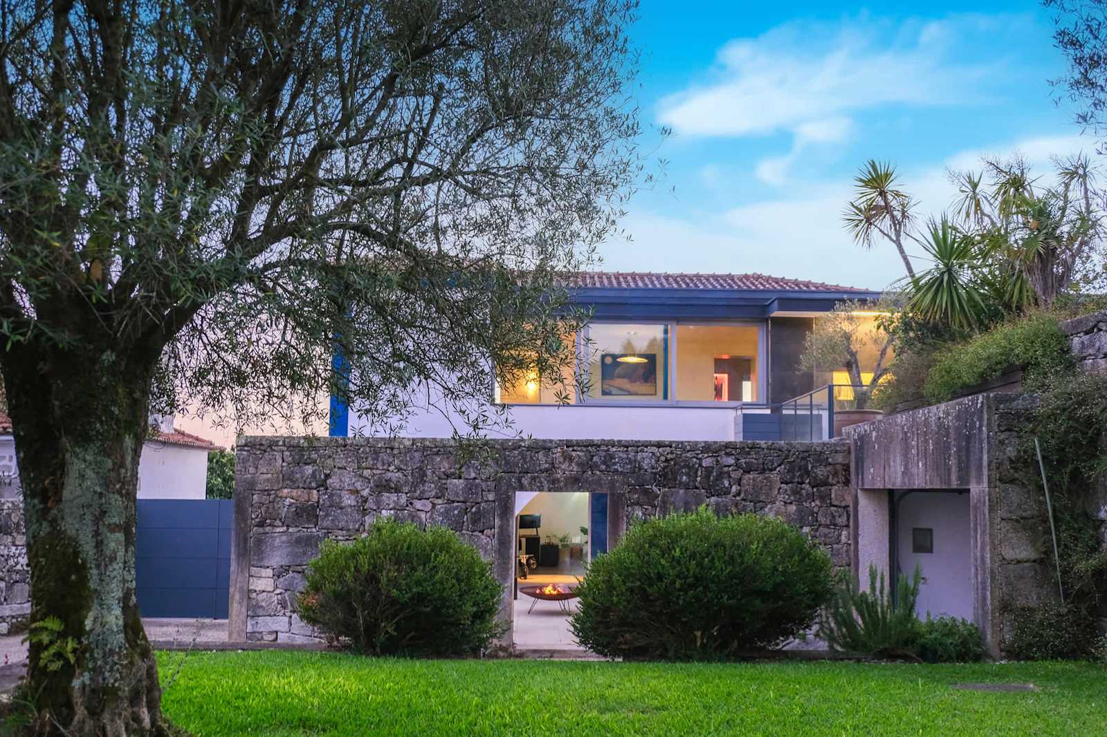 Villa Aura · Sauna, Gym, 5min Beach & City – luxury villa in Minho Coast, Portugal – image 32
