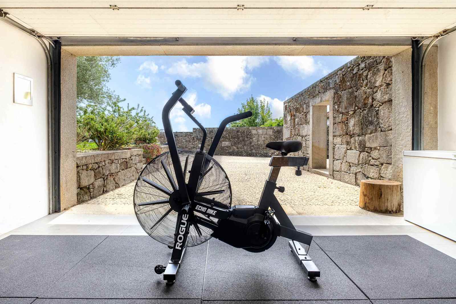 Villa Aura · Sauna, Gym, 5min Beach & City – luxury villa in Minho Coast, Portugal – image 29