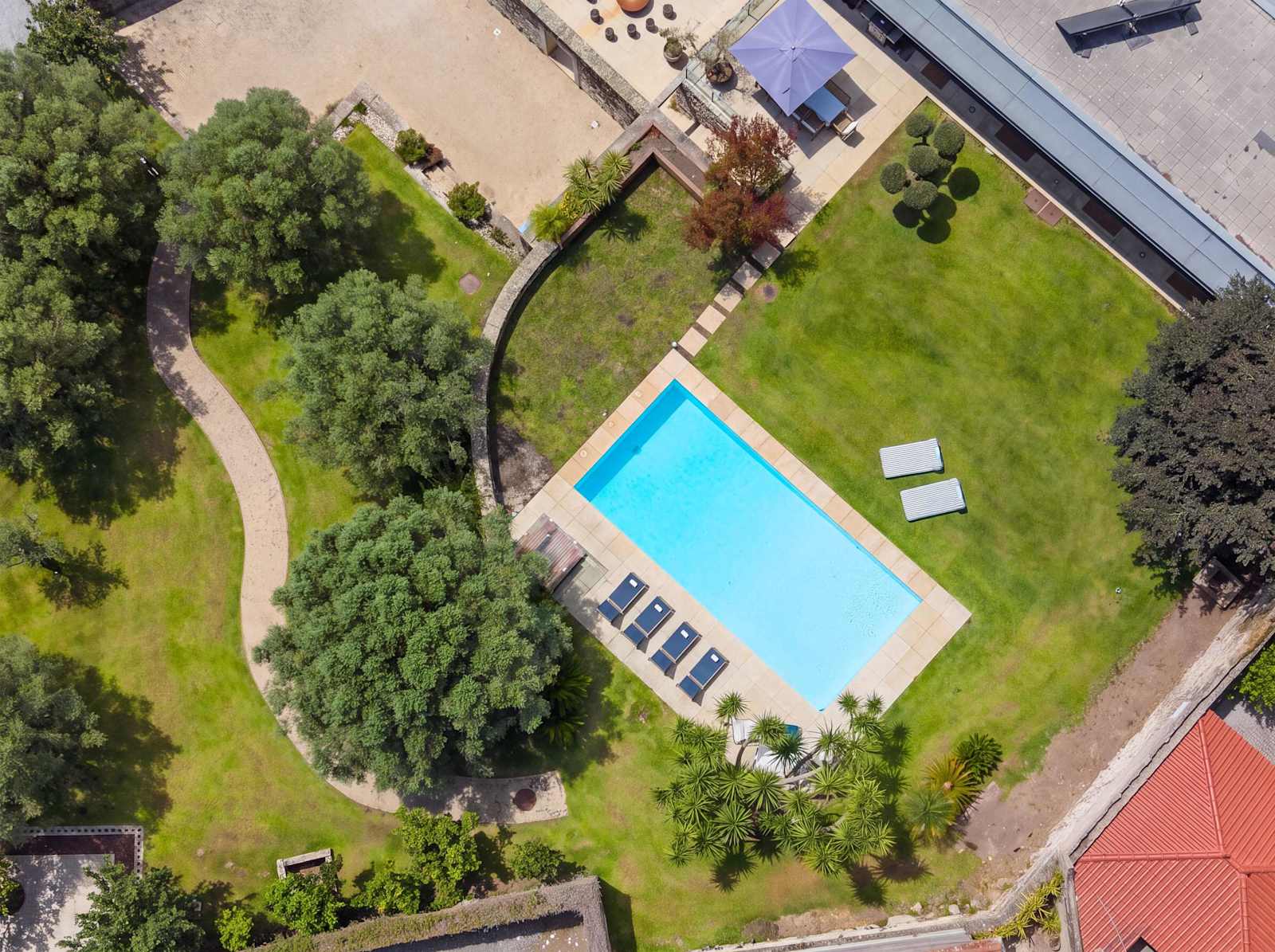 Villa Aura – luxury villa in Minho, Portugal – image 23