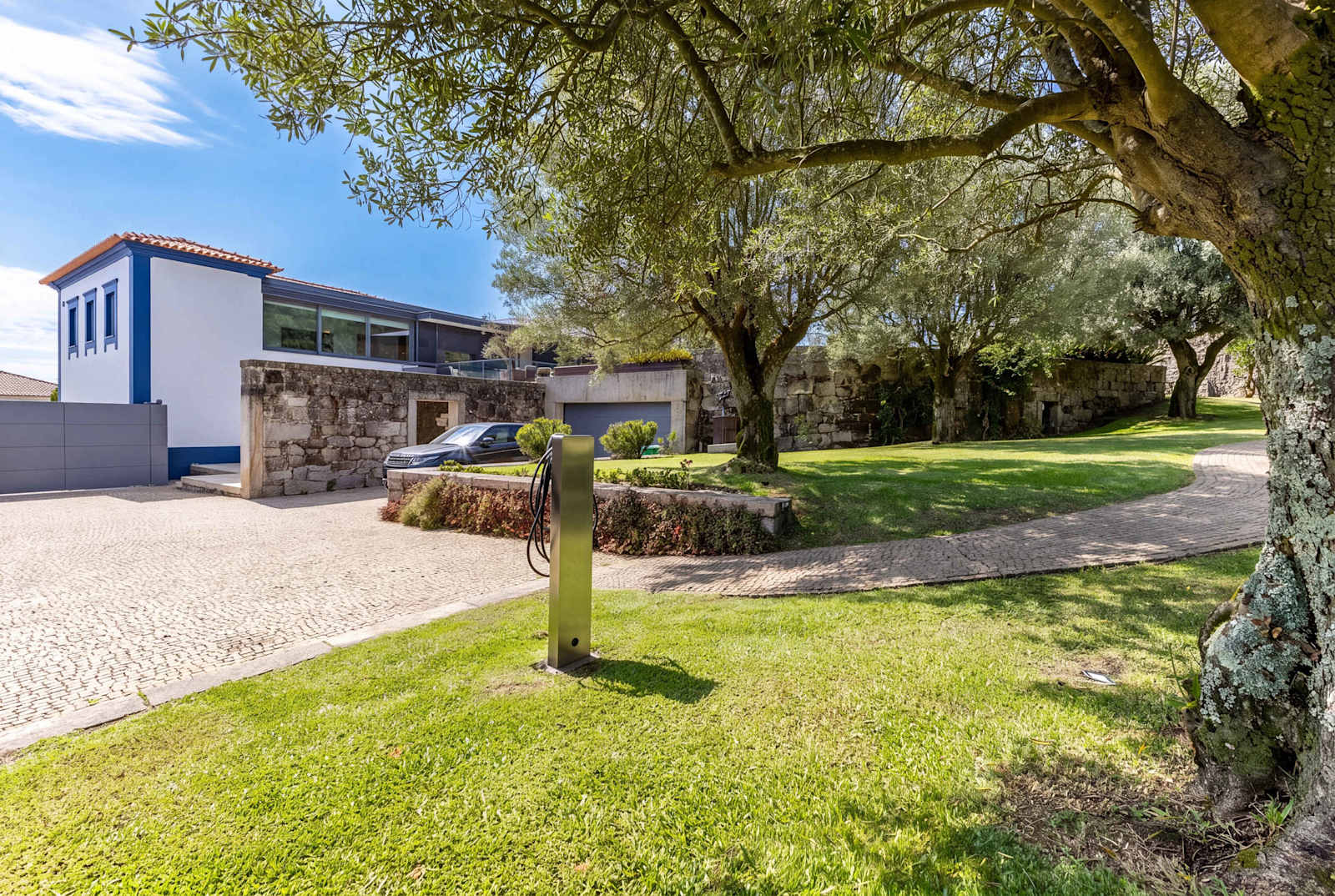 Villa Aura – luxury villa in Minho, Portugal – image 8