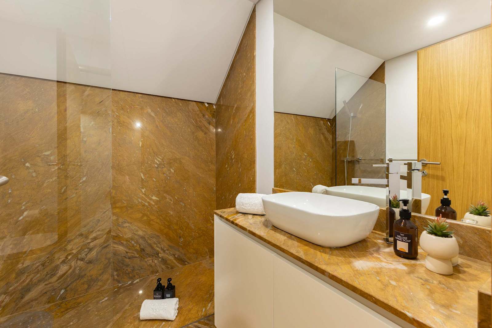 Central Pearl Duplex – luxury villa in Minho, Portugal – image 26