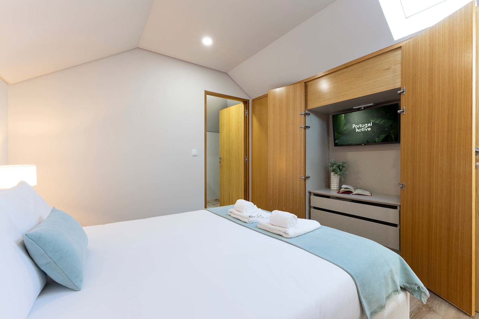 Central Pearl Duplex – luxury villa in Minho, Portugal – image 19