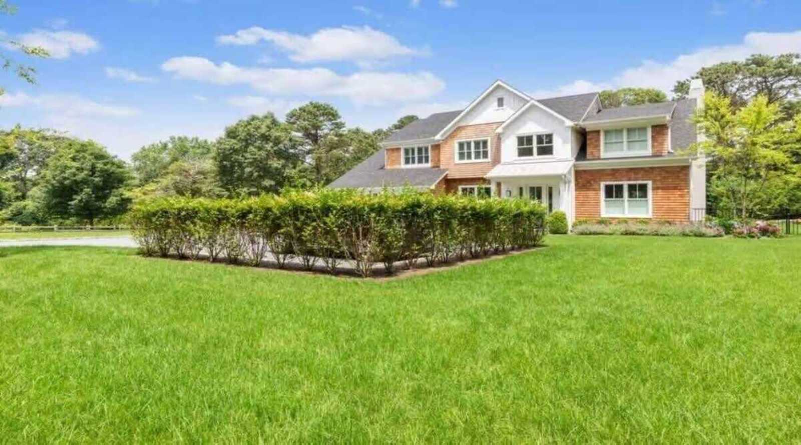 Six-Bedroom Designer Home — photo 2