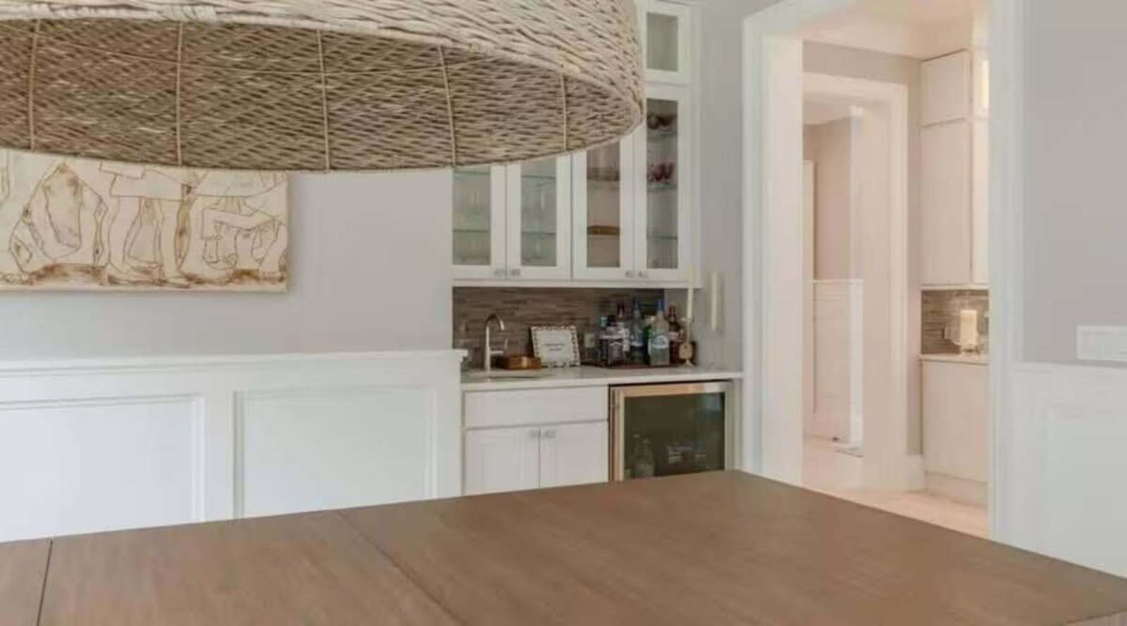 Six-Bedroom Designer Home — photo 10
