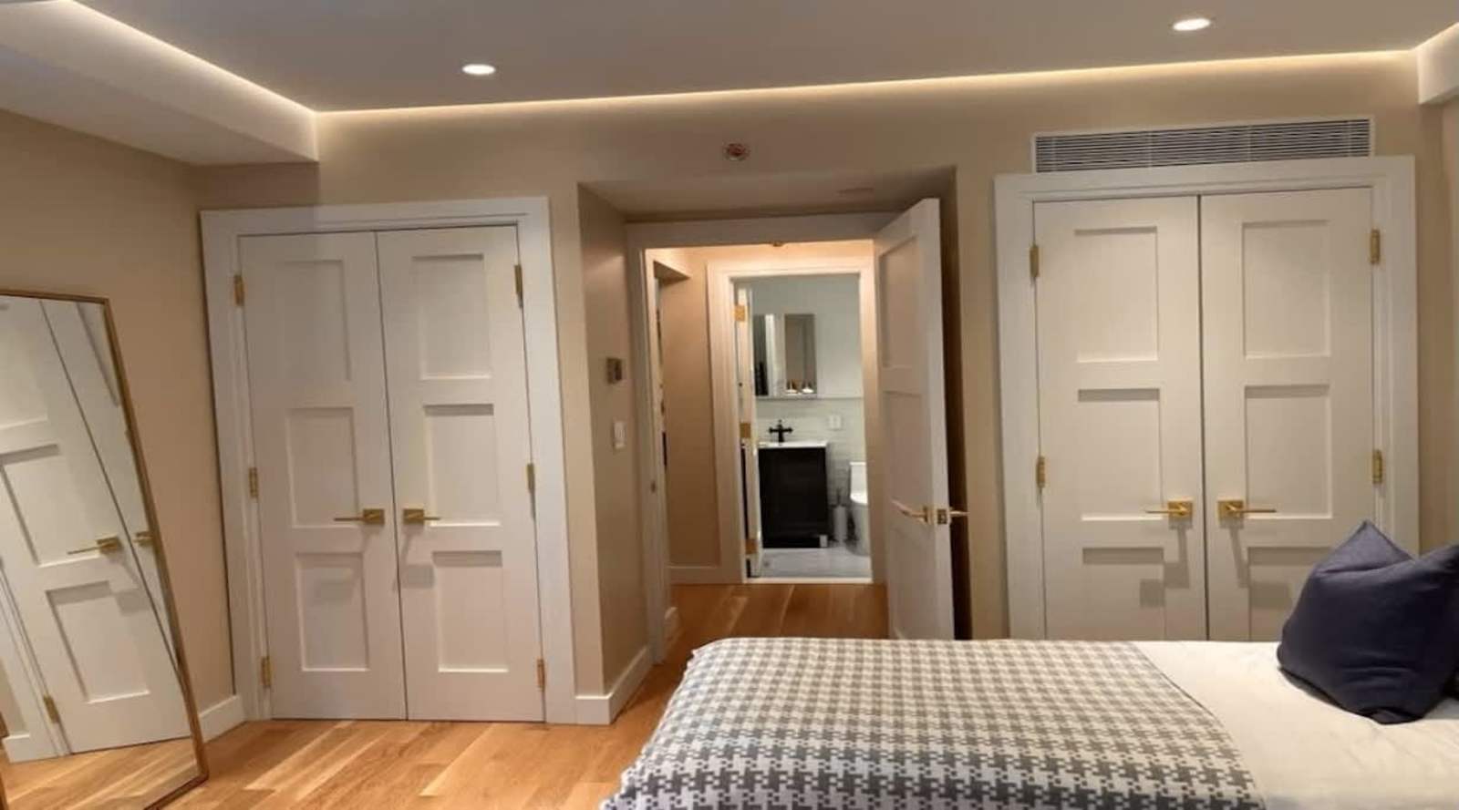 Fifth Avenue Residence — photo 15