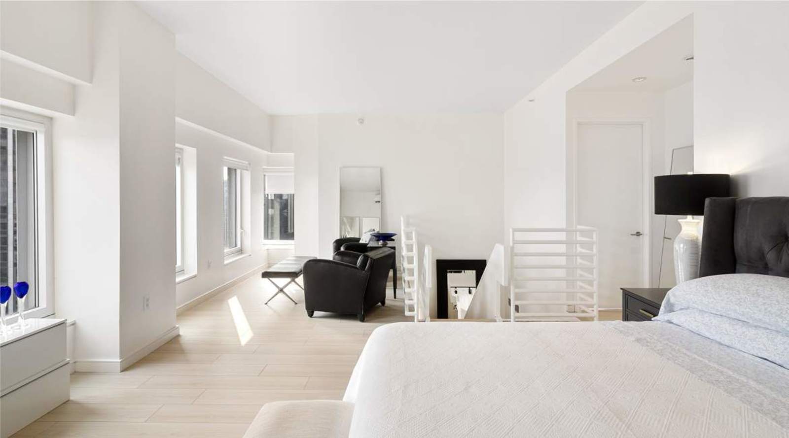 Midtown Penthouse — photo 14