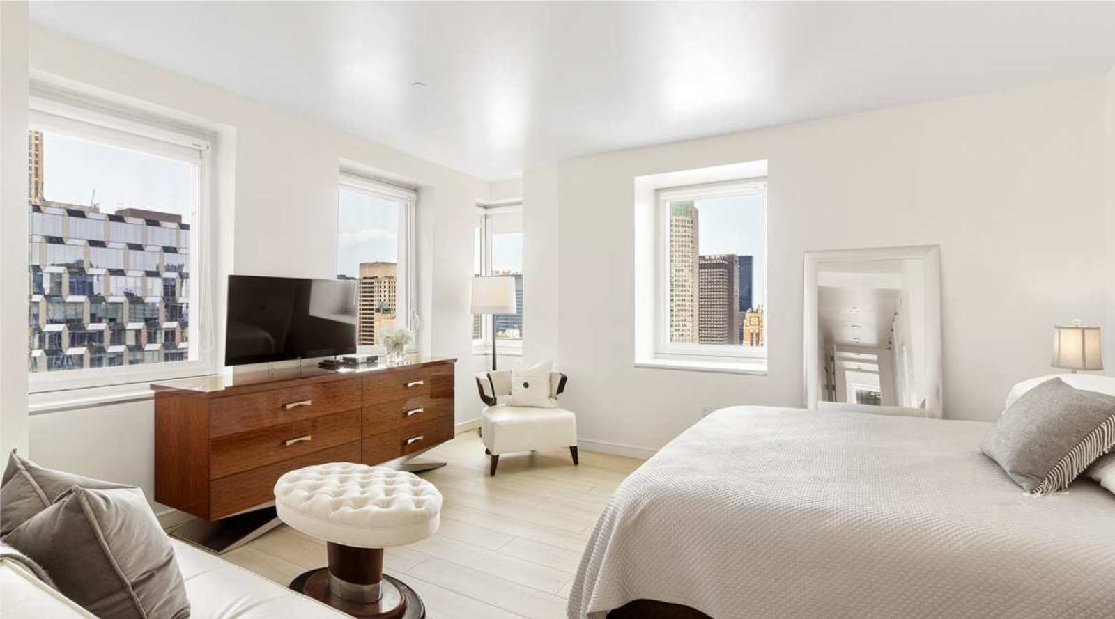 Midtown Penthouse — photo 9
