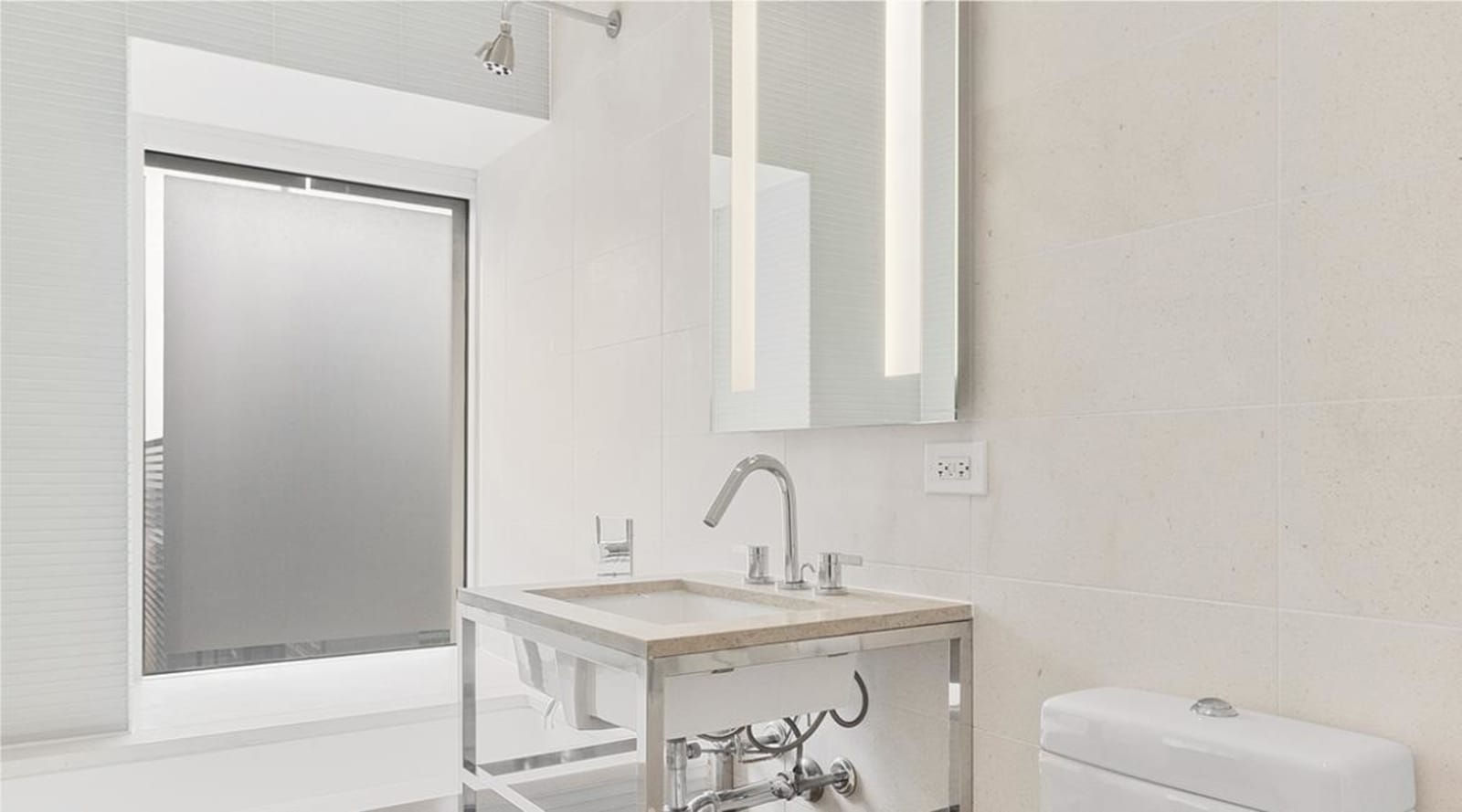 Midtown Penthouse — photo 21