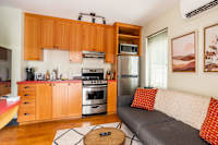 Quirky Micro Apt - Foodies, Artists, Coffee