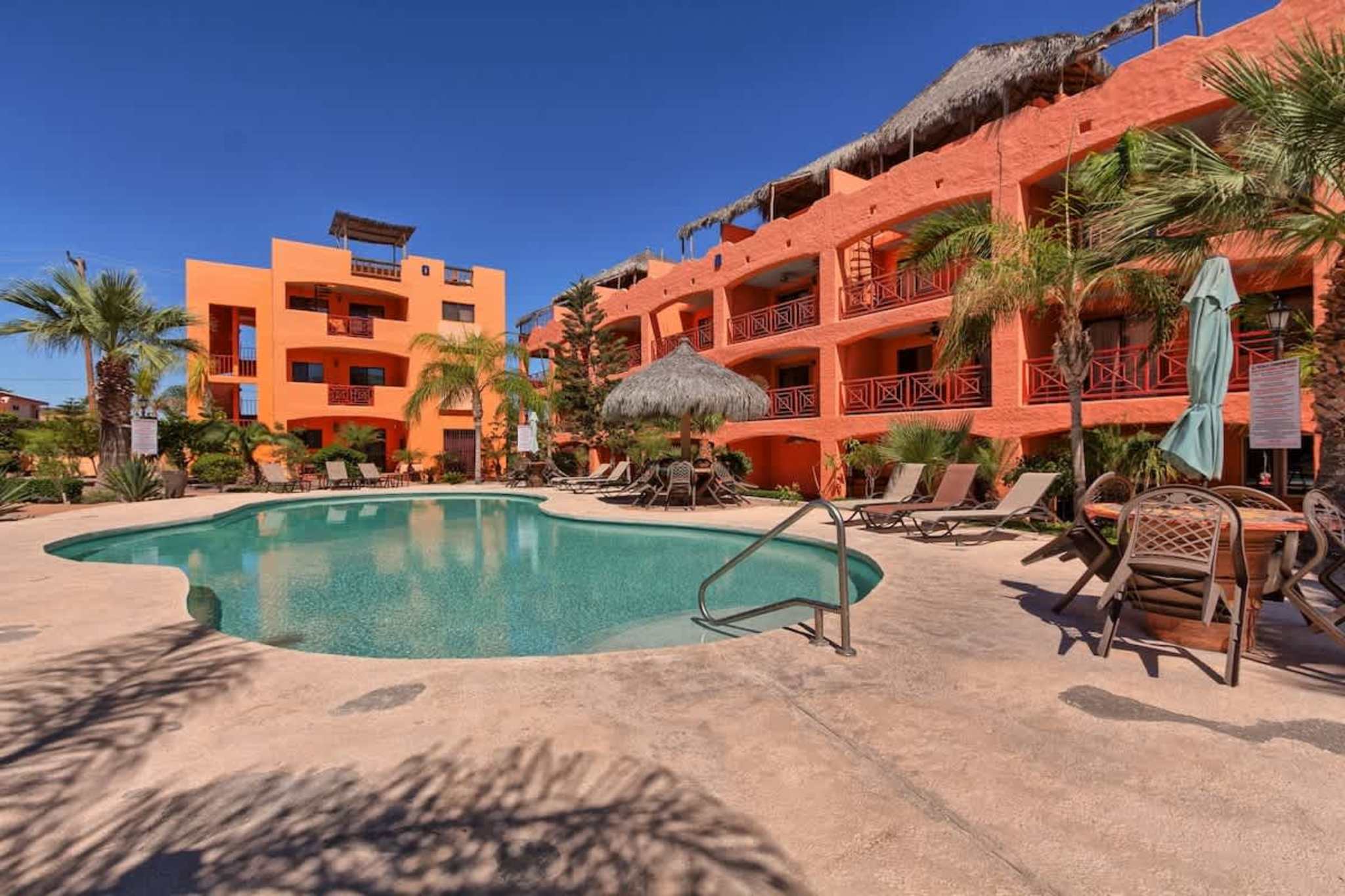 Charming Colorful Condo Near Pool - Pueblos D-101