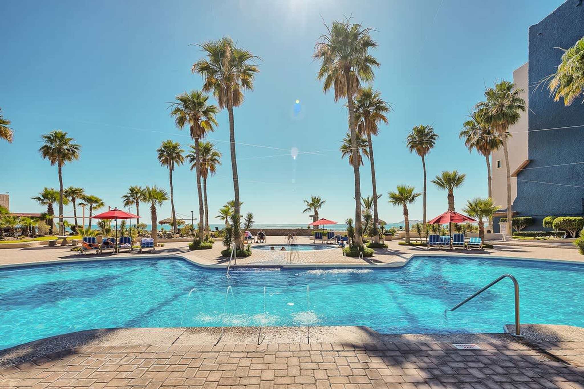 Cómodo Condo Planta Baja c/Piscina | Pinacate 112