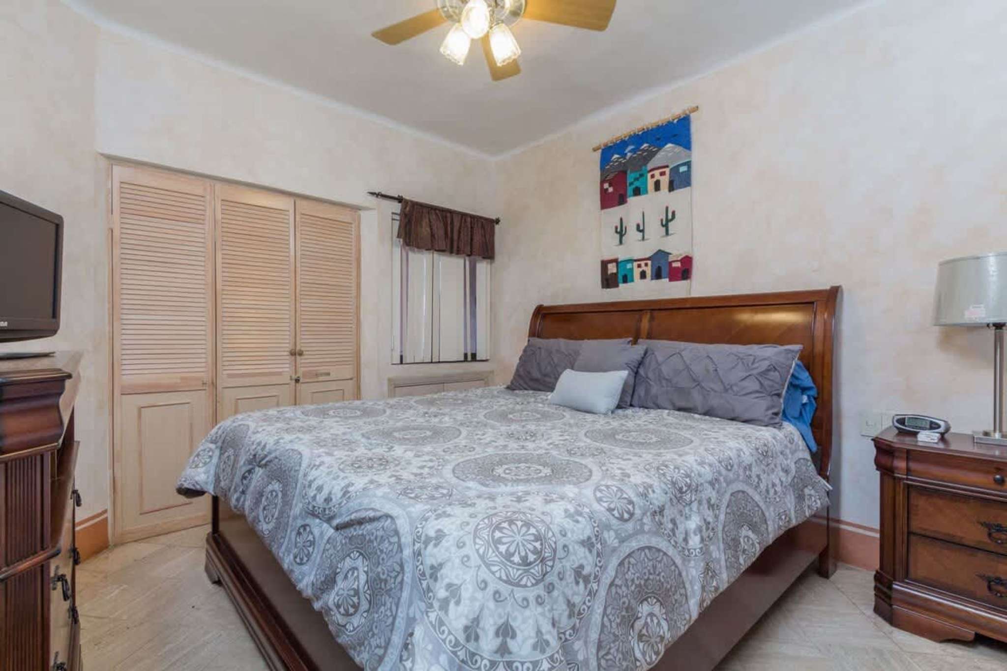 Bello Condo en 3er Nivel c/Piscina | Pinacate 321