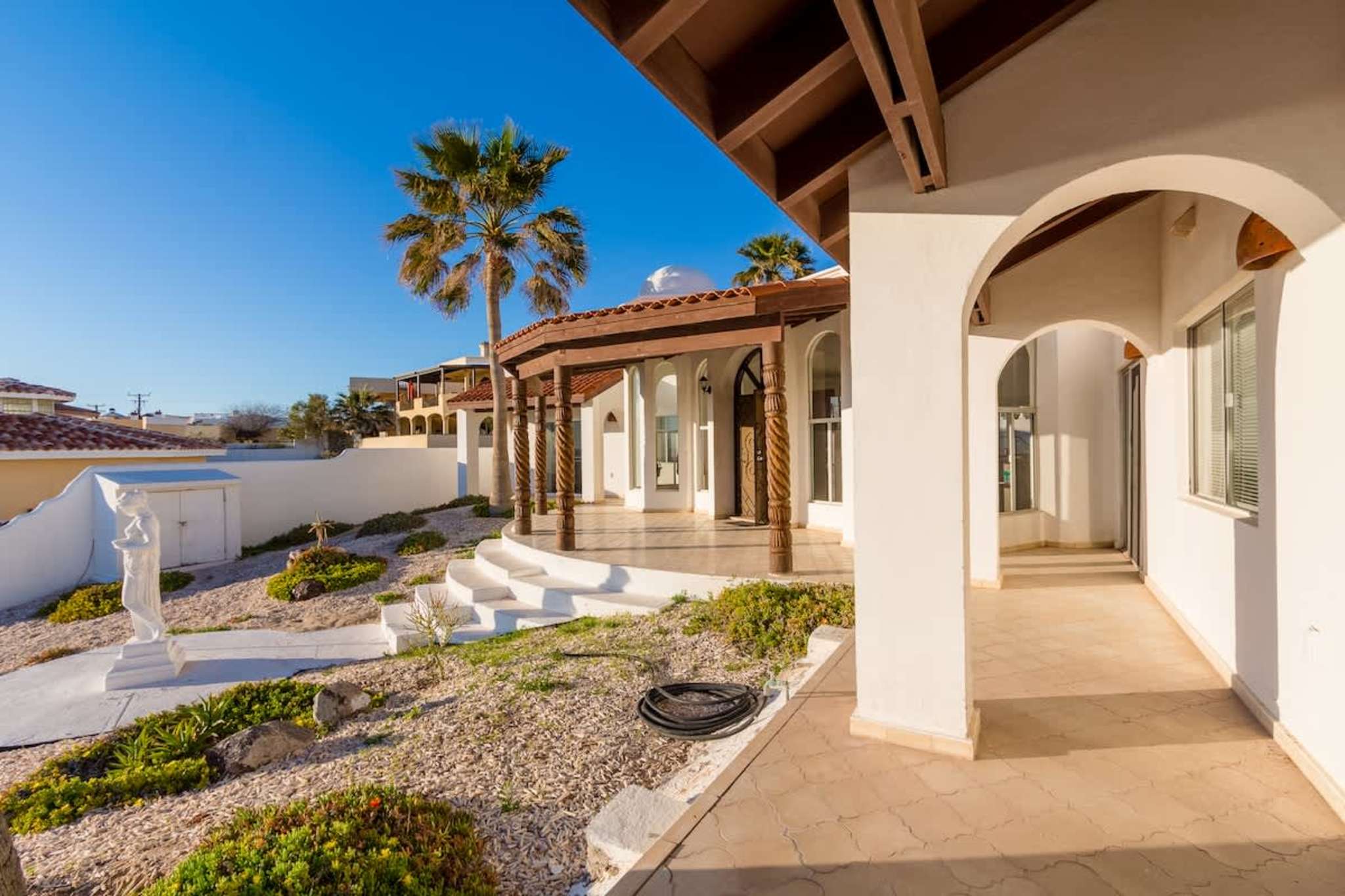 Recently Renovated Oceanview Home! | Casa Hebe