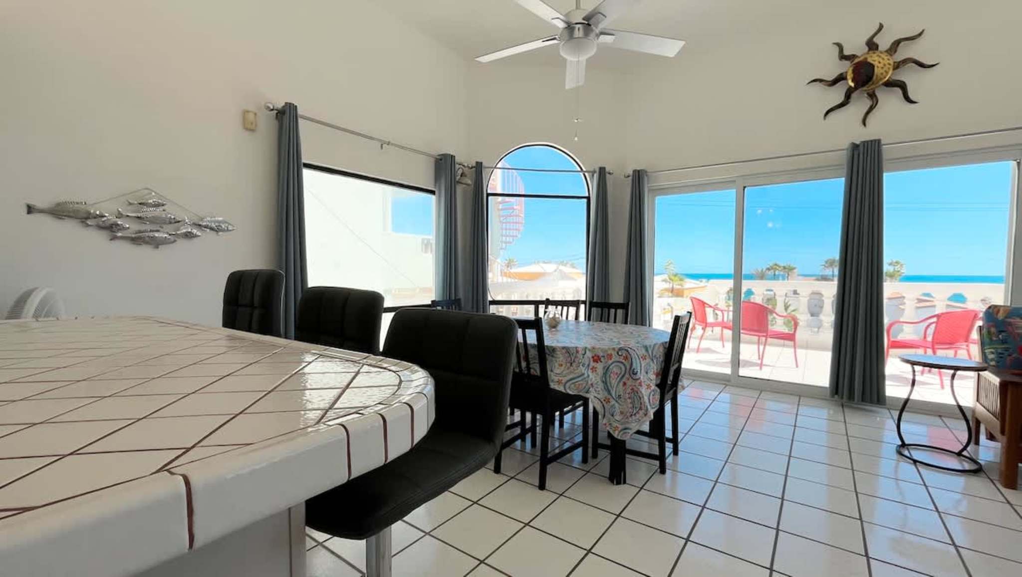 Limpia y Serena Casa en 2da Fila | Vista del Mar