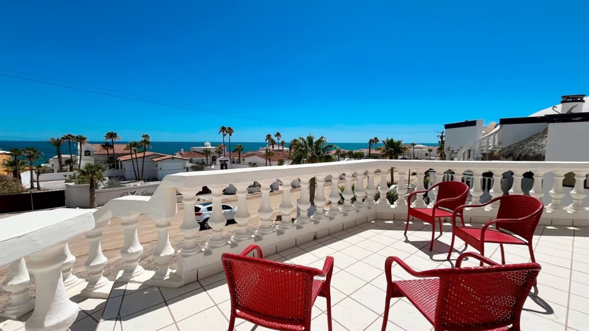 Limpia y Serena Casa en 2da Fila | Vista del Mar