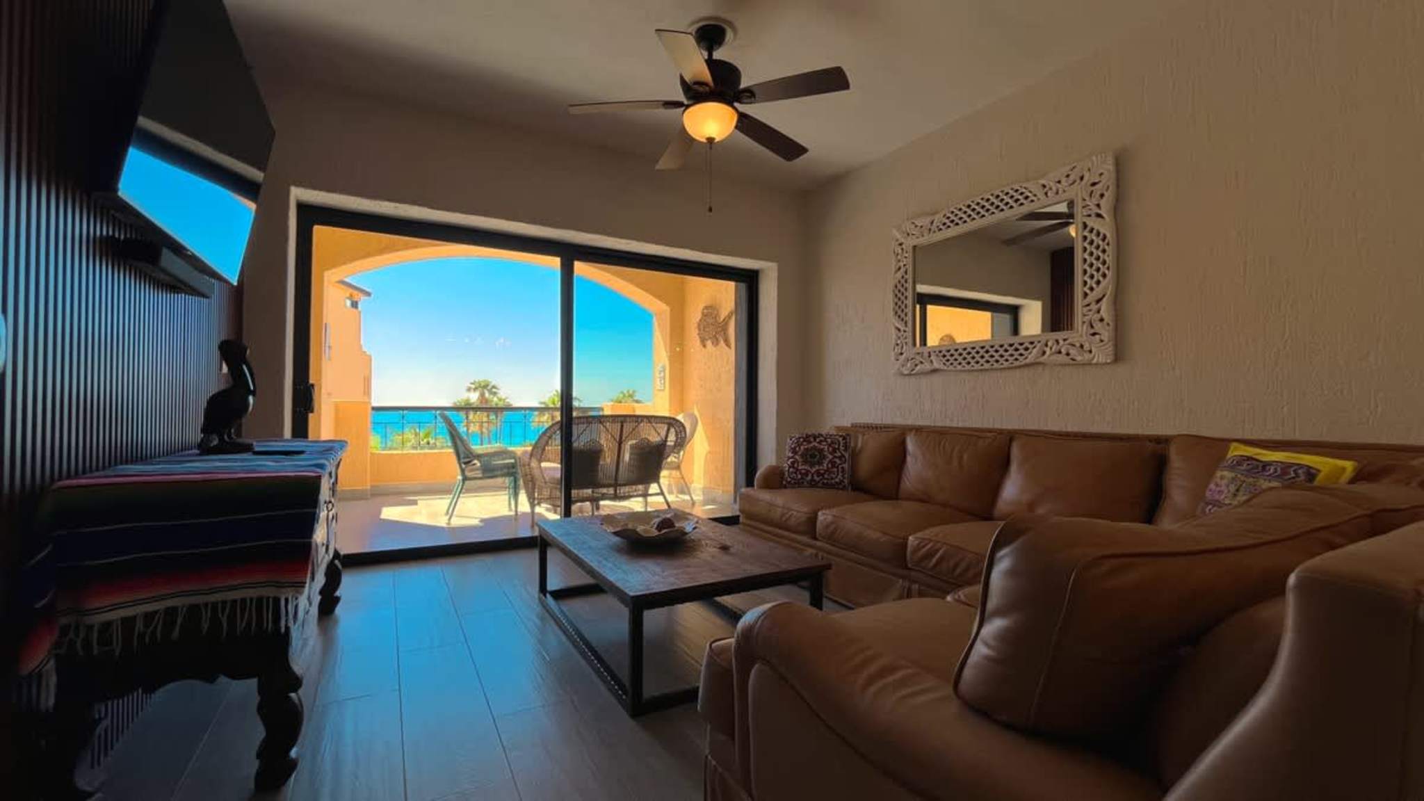 Gorgeous Third-Level Condo Princesa D-308