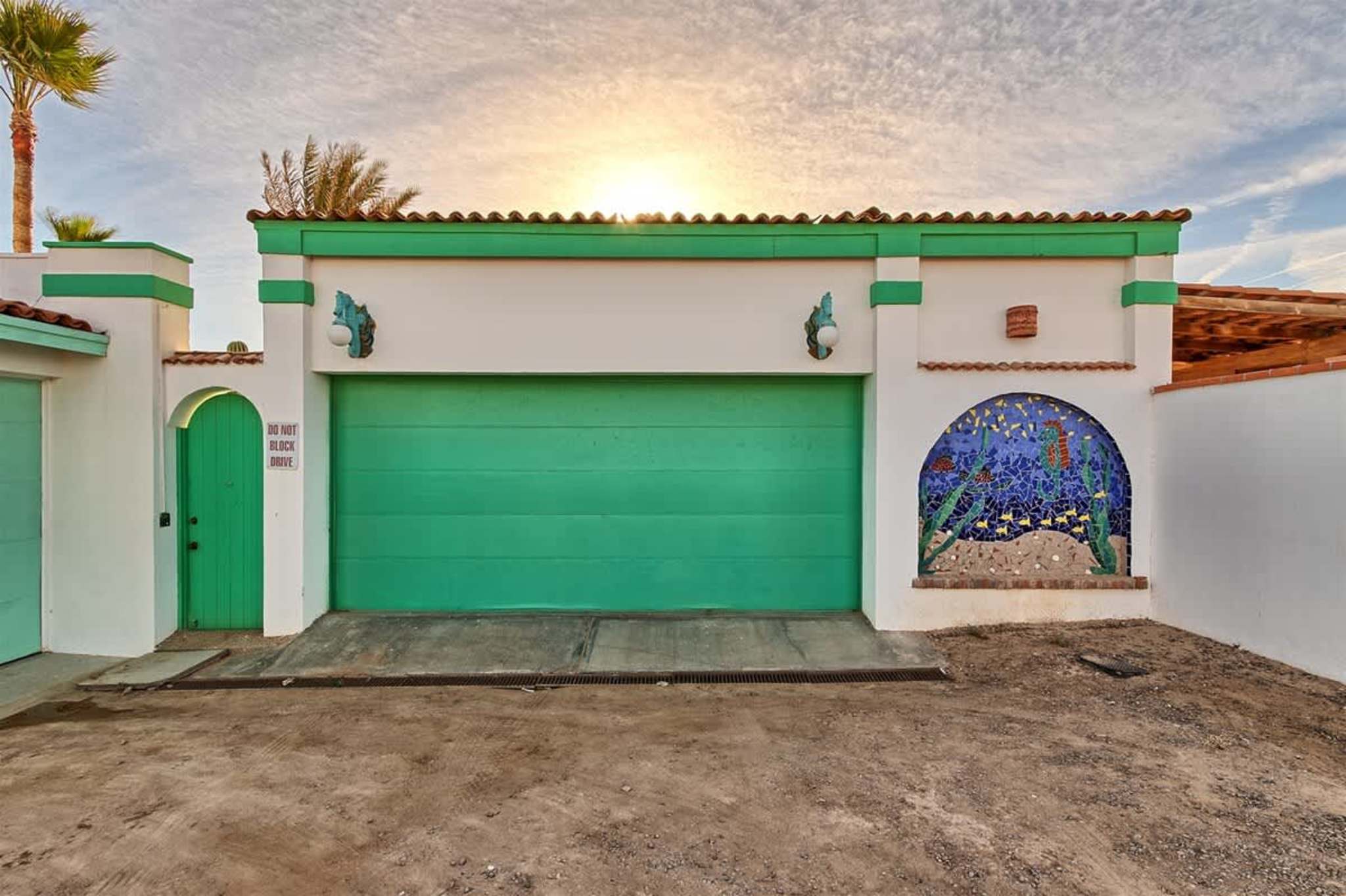 Comfortable Beachfront Condo Las Olas II 1