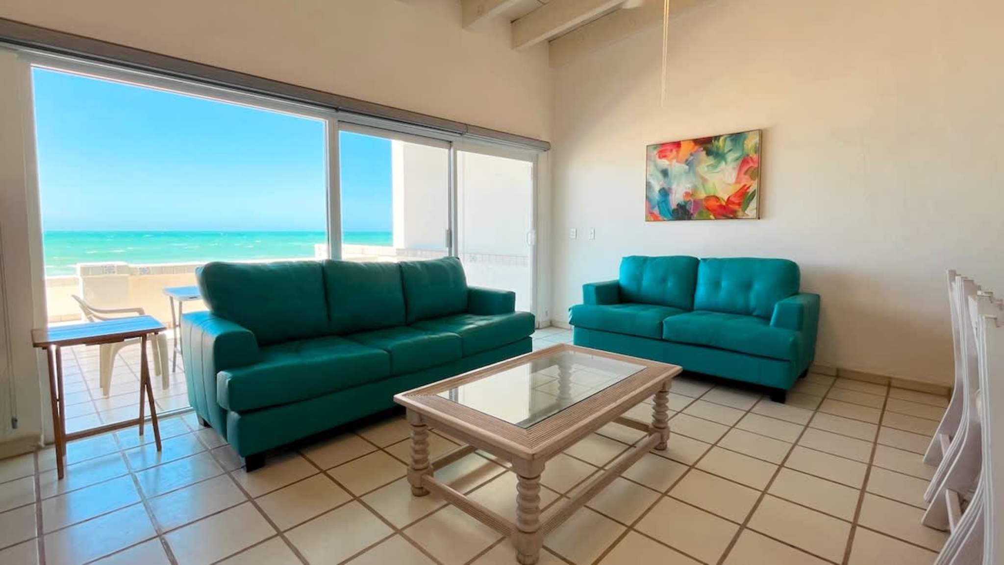 Charming and Cozy Beachfront Condo - Las Olas II 3