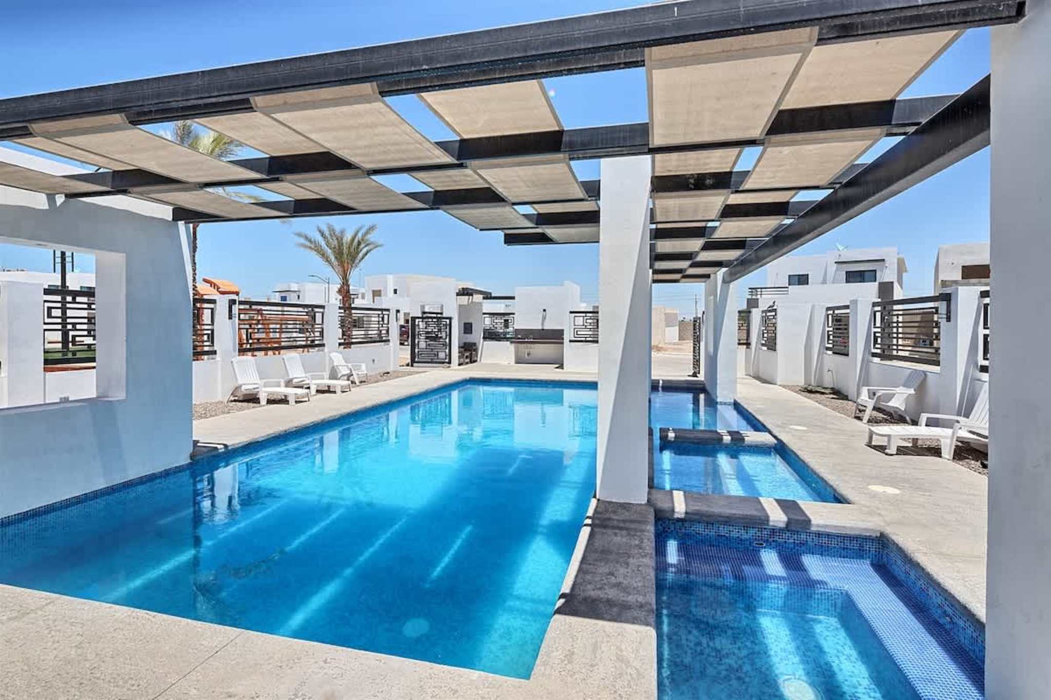 Contemporary In-Town Home with Pool Casa Cactus