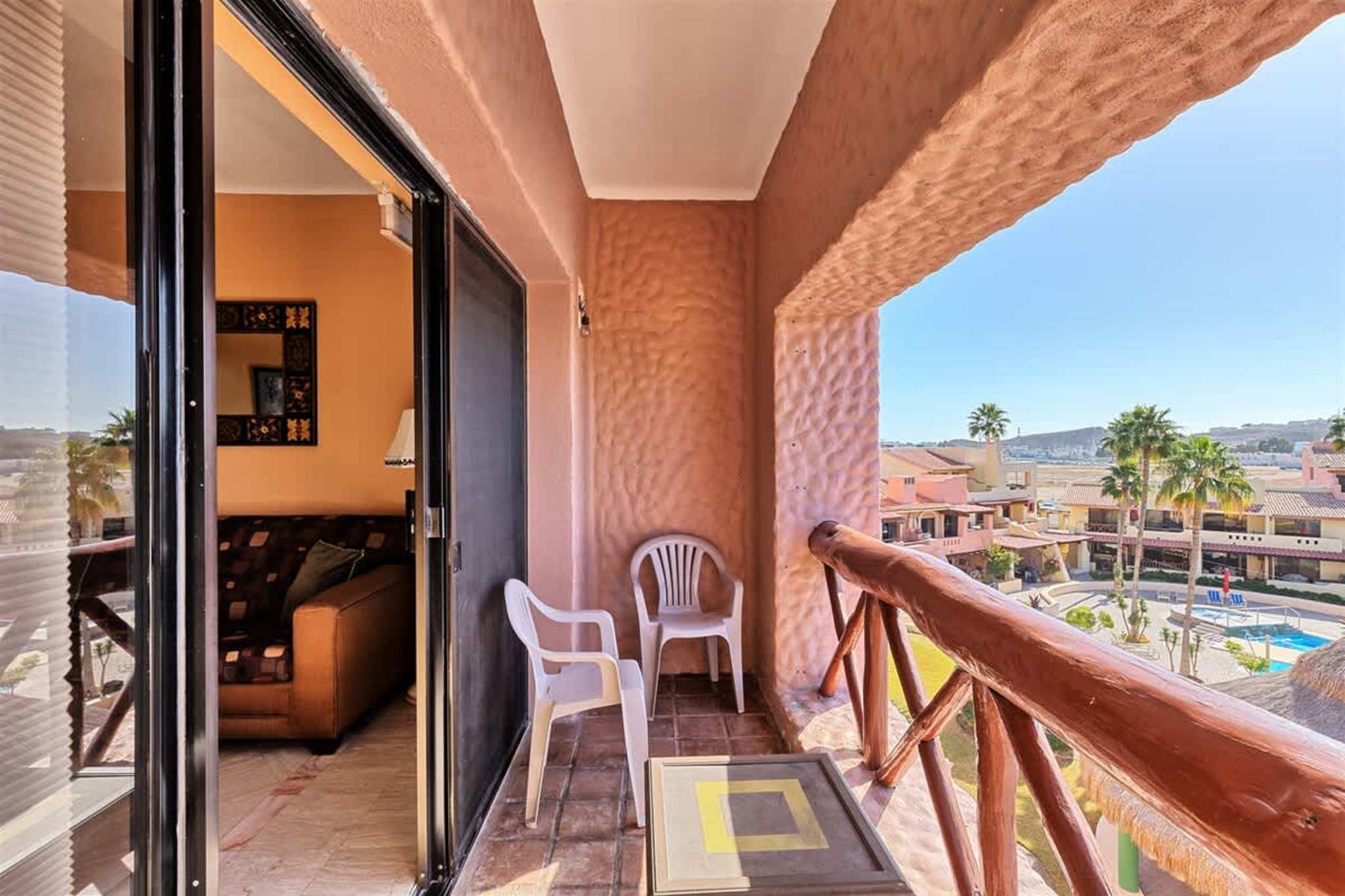 Charming Condo in Great Location Pinacate 412