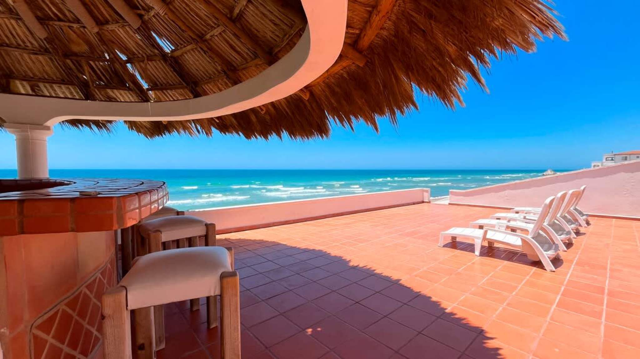 Spacious, Stunning Beachfront Home | Cerca del Mar