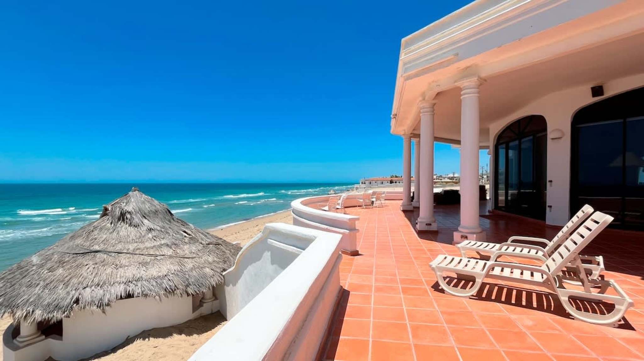 Spacious, Stunning Beachfront Home | Cerca del Mar