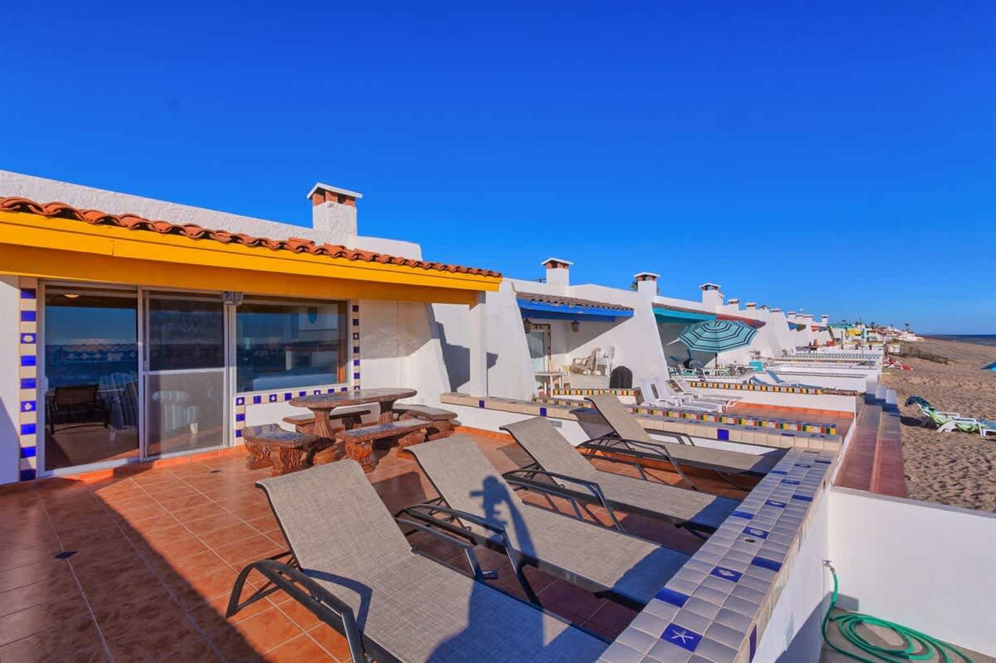 Bello y Limpio Condo Frente al Mar | Las Olas I 16