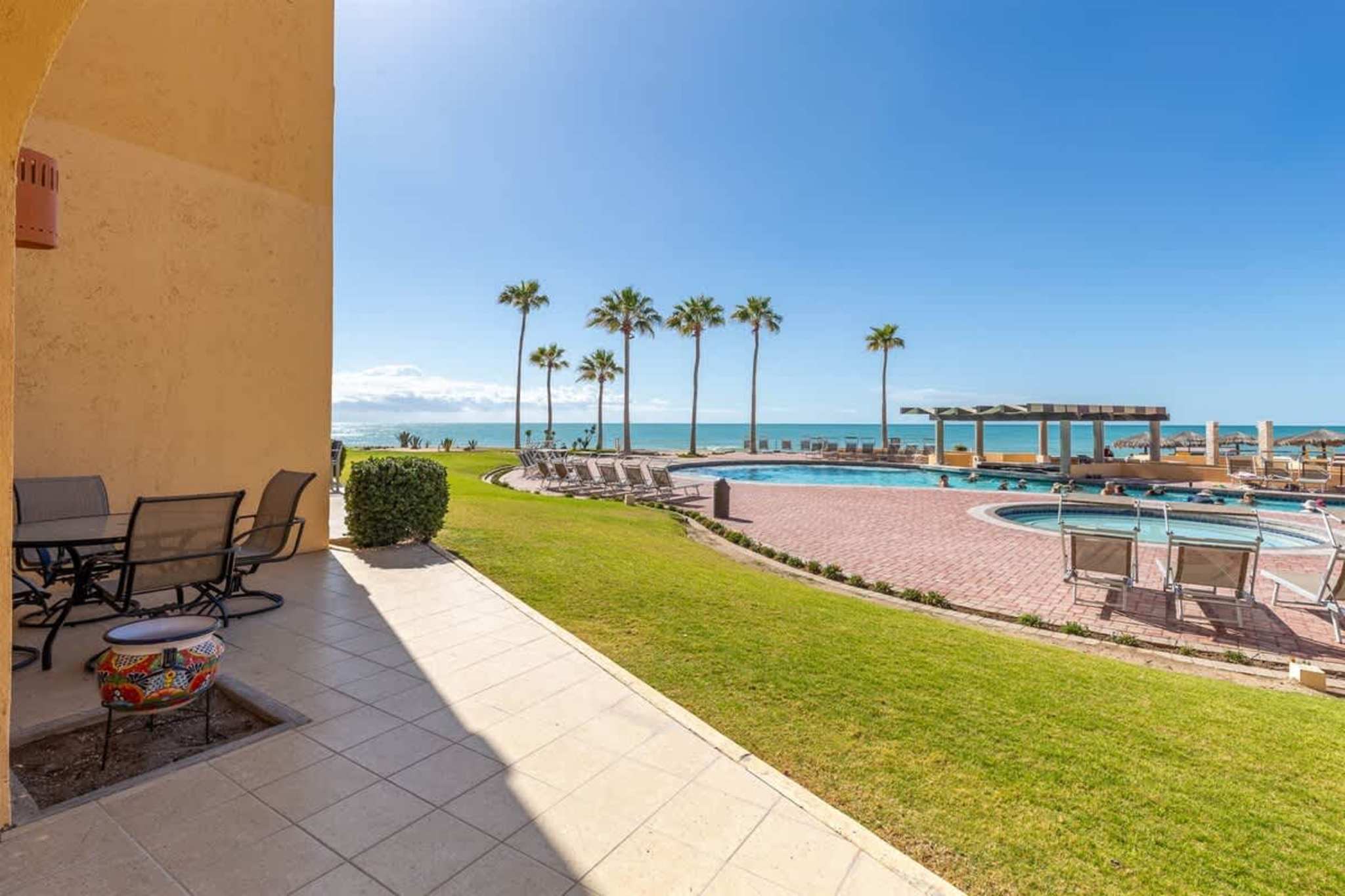 Cozy Ground Level Condo w/ Pool | Princesa E-103