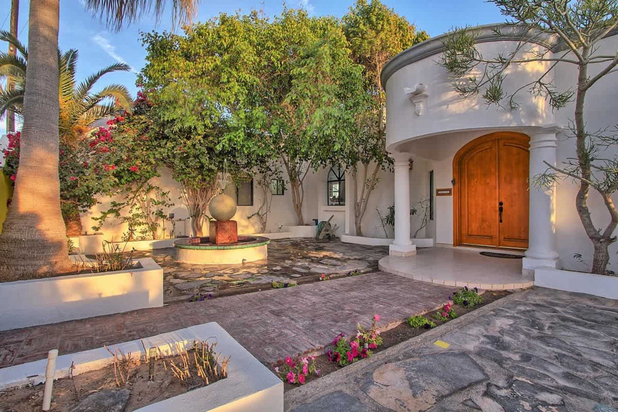 Beach Front Home in Las Conchas! Casa Frida