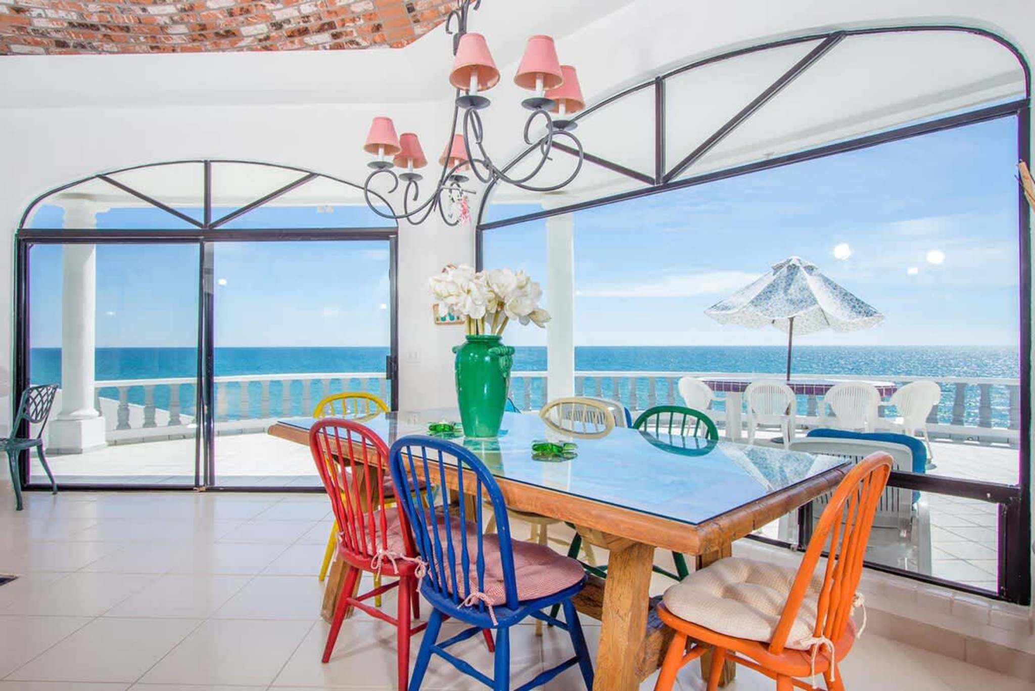 Beach Front Home in Las Conchas! Casa Frida