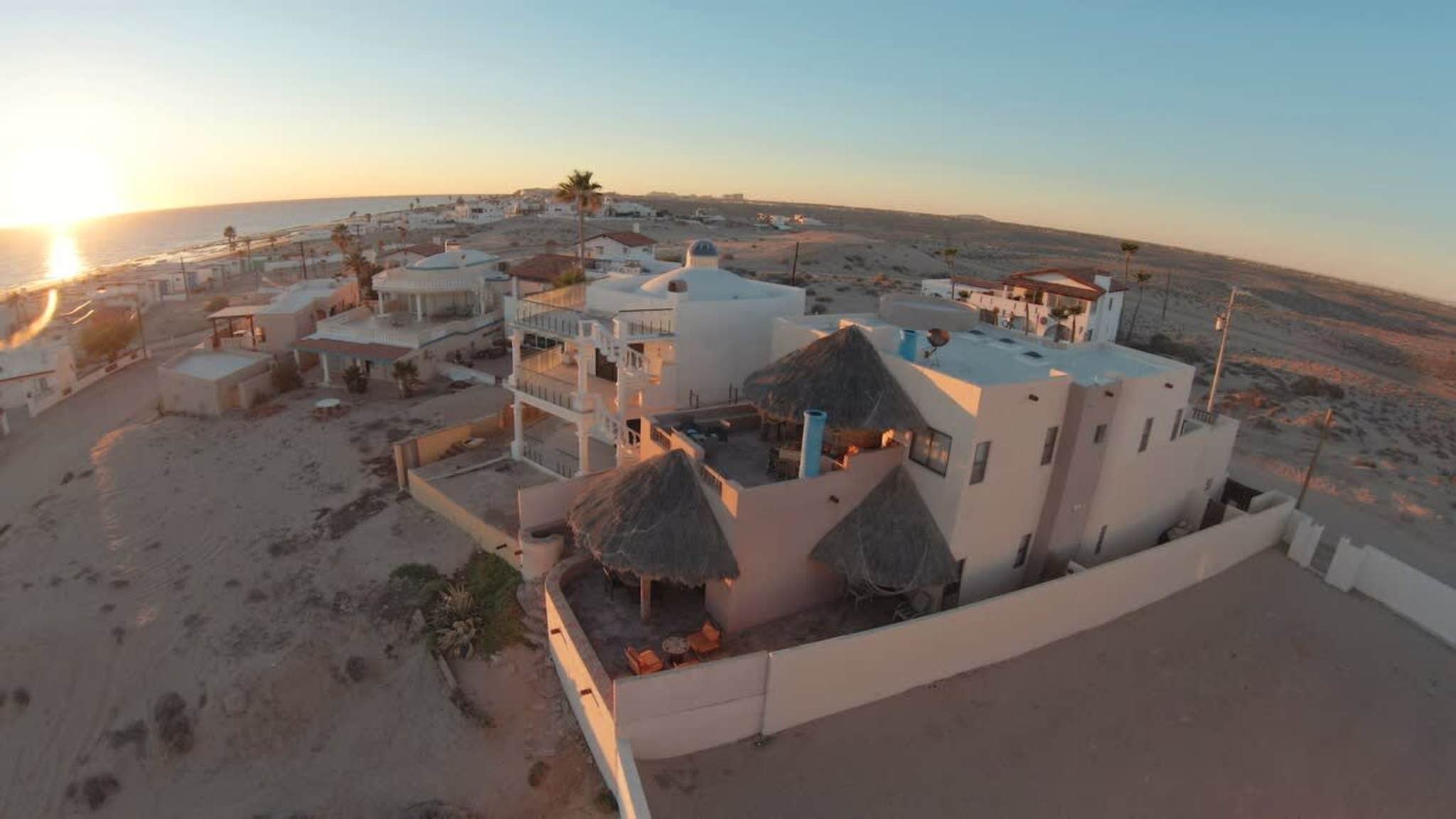 Colorida Casa con Piscina Casa en el Cielo