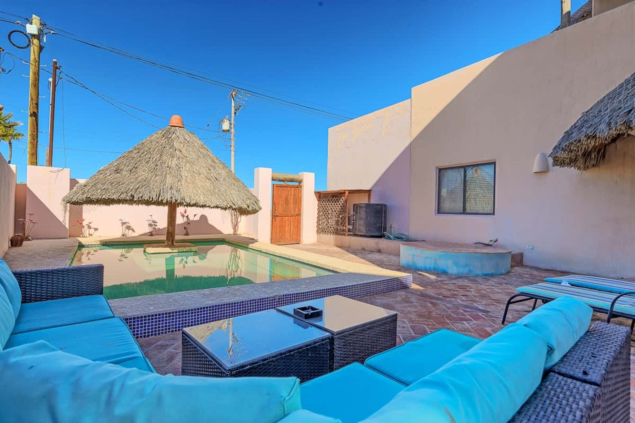 Colorida Casa con Piscina Casa en el Cielo