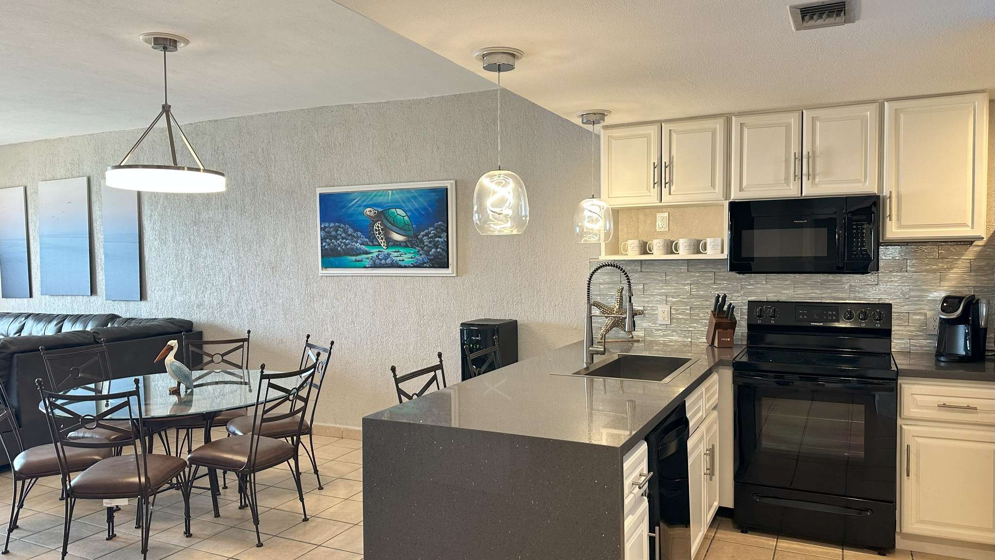 Stunning 3-Bedroom Luxury Condo | Princesa E-505