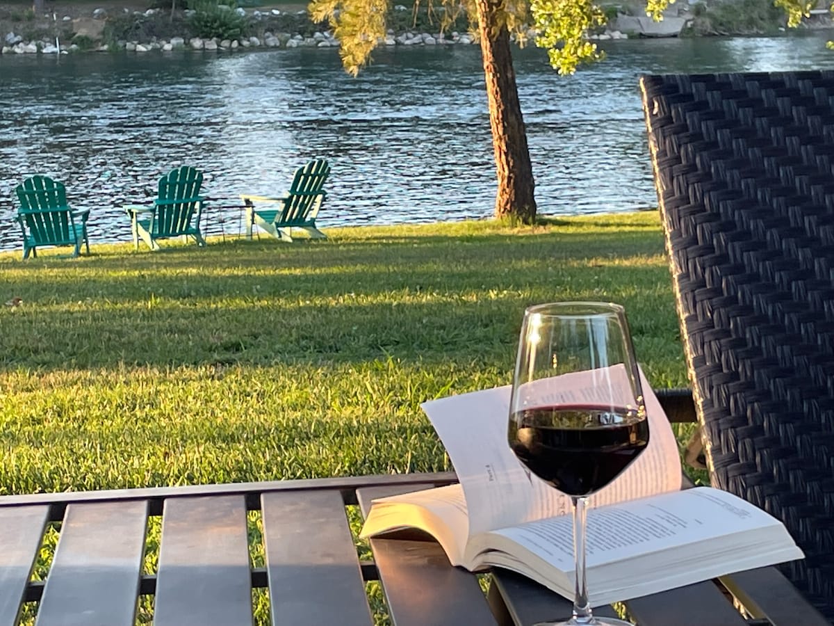Plenty of space to relax outdoors too