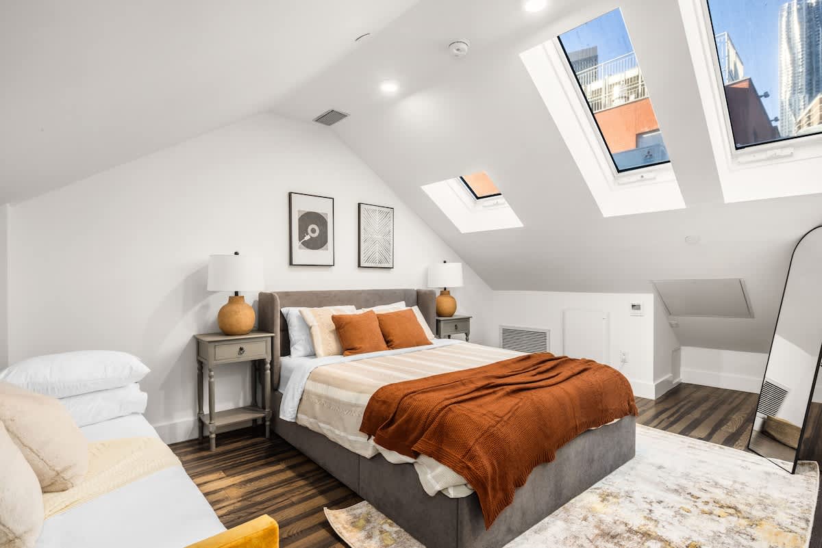 Stylish 3BR NYC Retreat | Walk to Seaport!-hero-photo