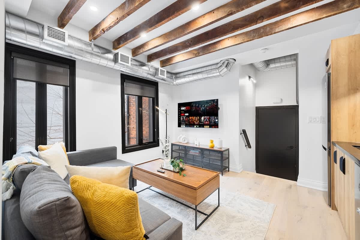 Charming Parkdale Apt, Private Patio, Sleeps 4-hero-photo