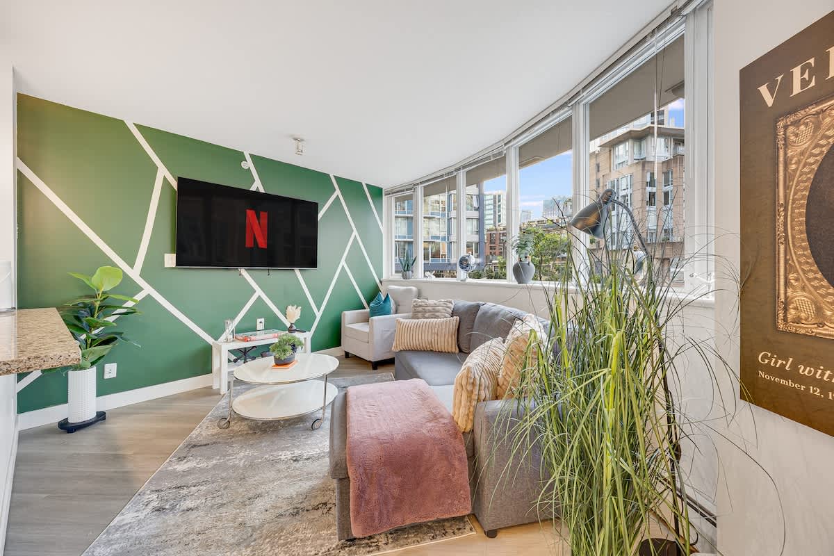 Stylish 2BR Downtown Condo By Arena, Free Parking!-hero-photo