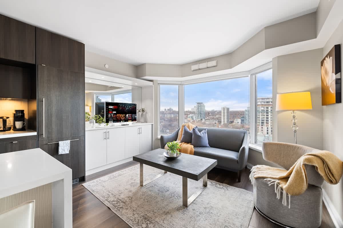 Boutique Yorkville Residence Walk Luxury Row-hero-photo