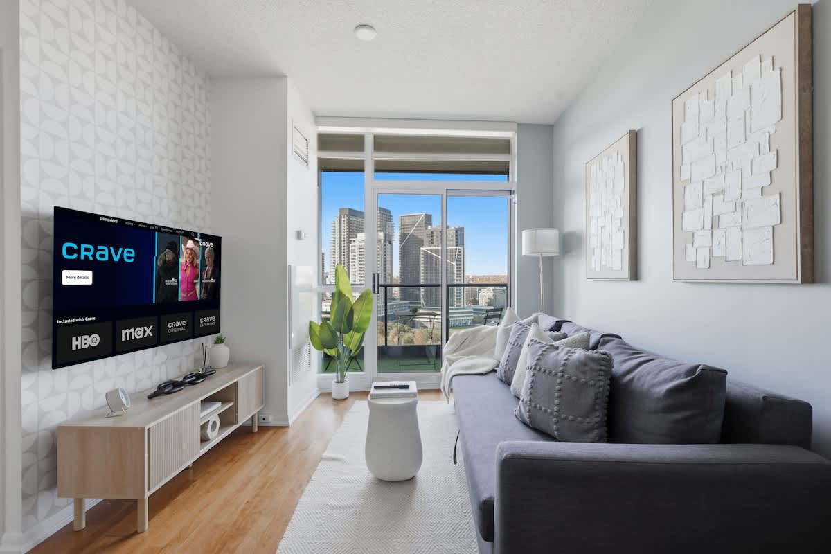 Chic Fort York Oasis, Balcony & Skyline Views-hero-photo