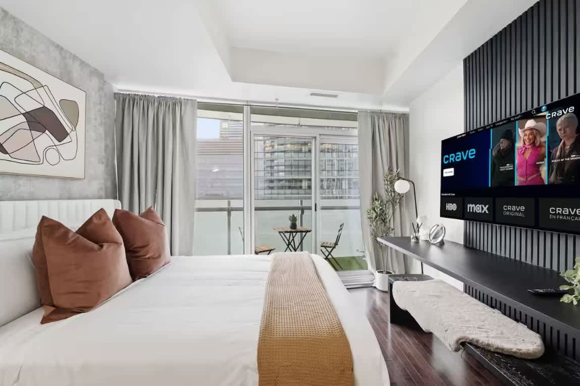 Modern Studio, CN Tower Area & Patio-hero-photo