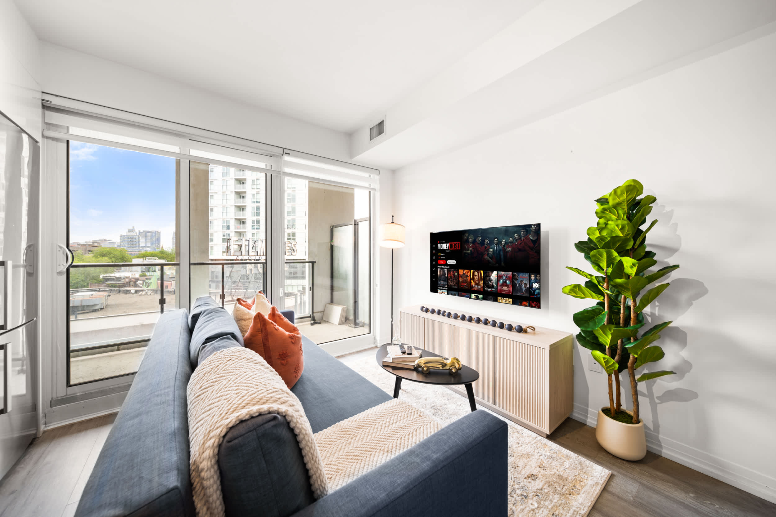 City Living Downtown Retreat Perfect Getaway!-hero-photo