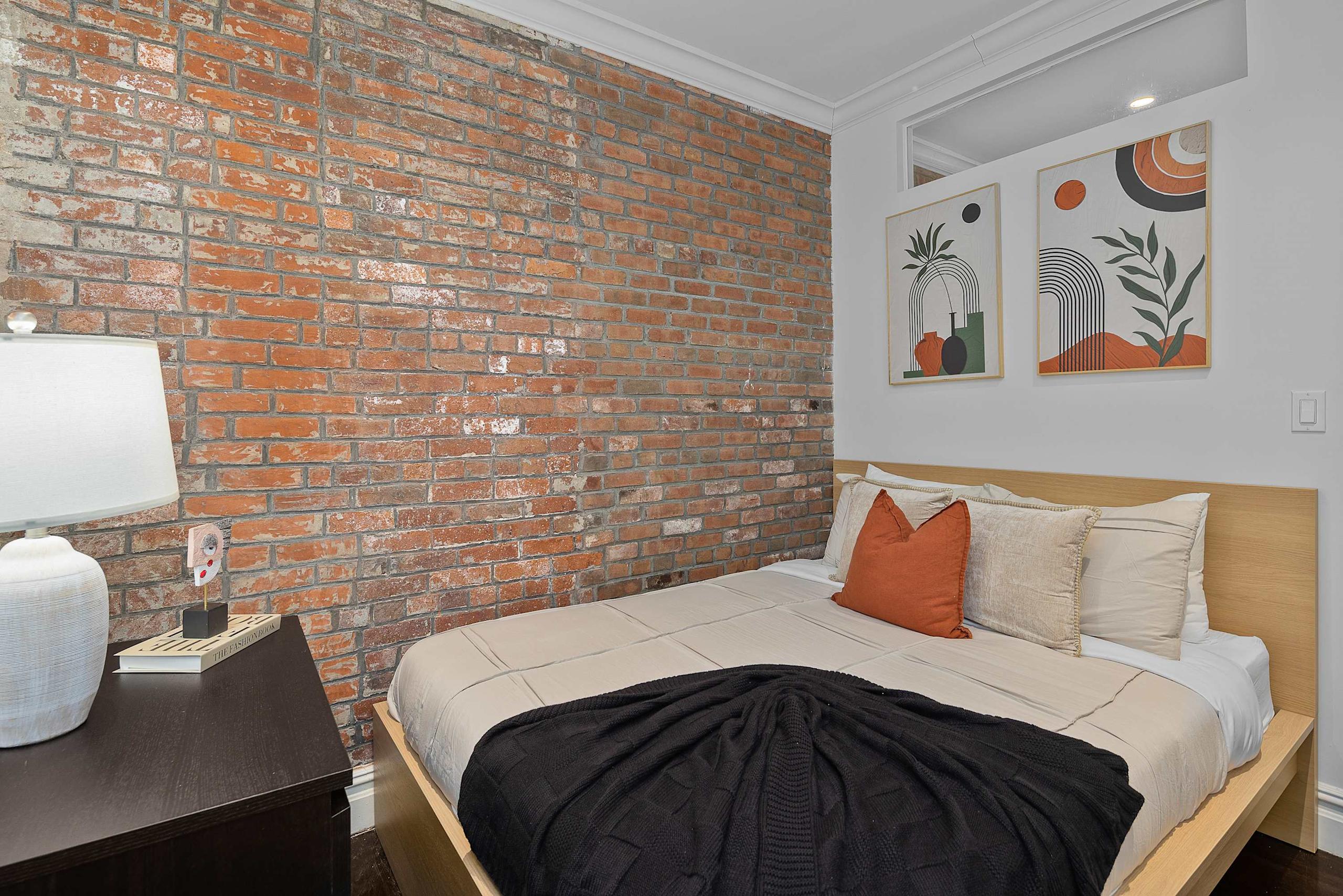 Dream NYC Haven: Cozy 2BR in Prime Spot-photo-2
