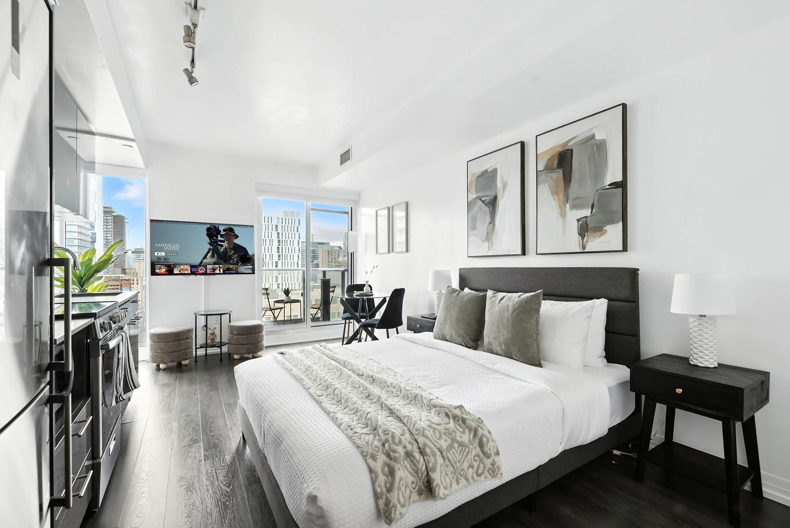 Modern City Retreat in the Heart of Toronto-photo-2