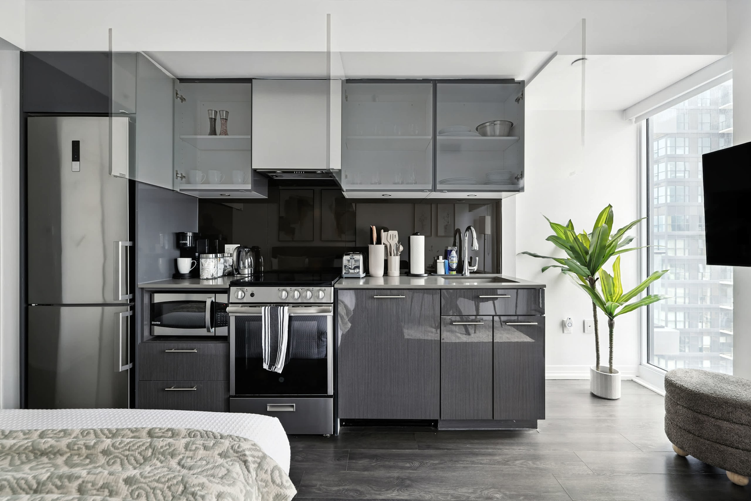 Modern City Retreat in the Heart of Toronto-photo-3