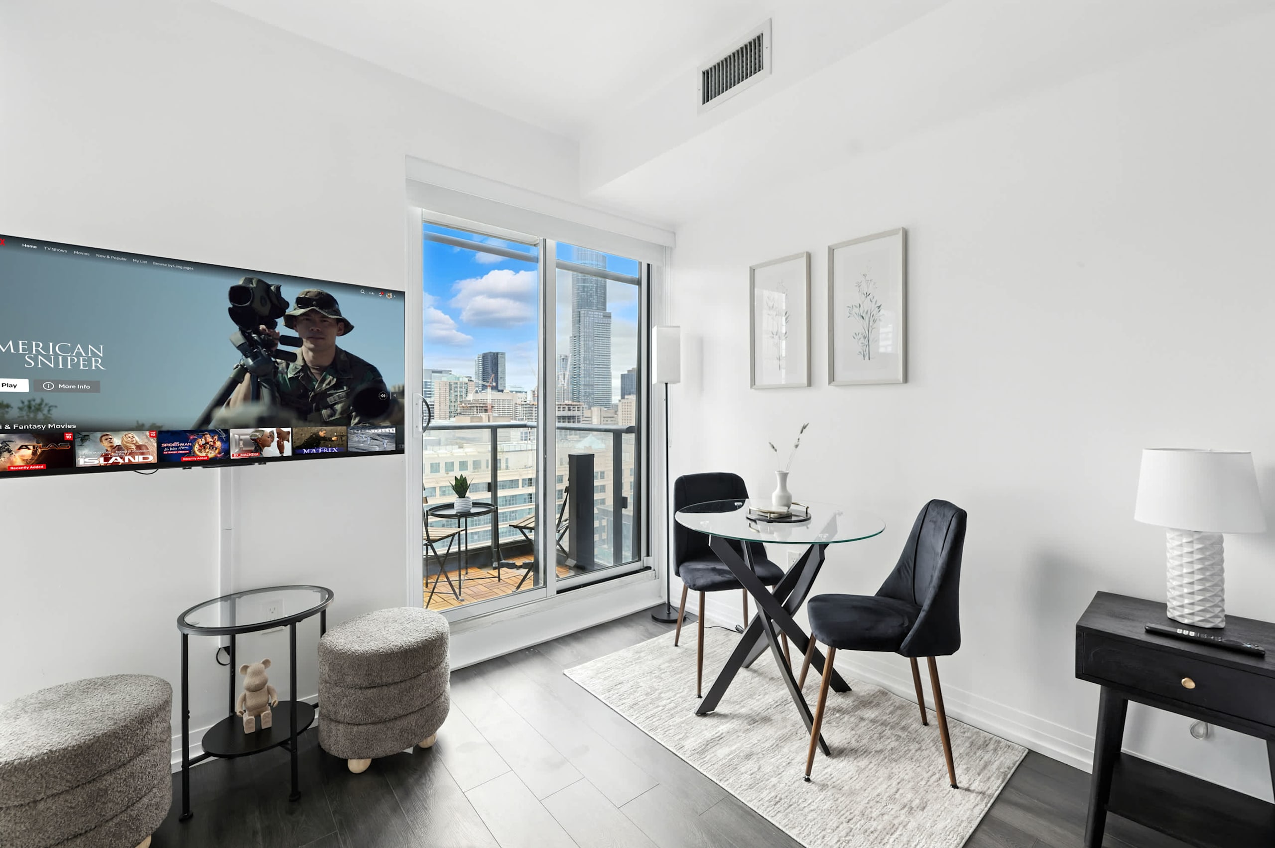 Modern City Retreat in the Heart of Toronto-hero-photo
