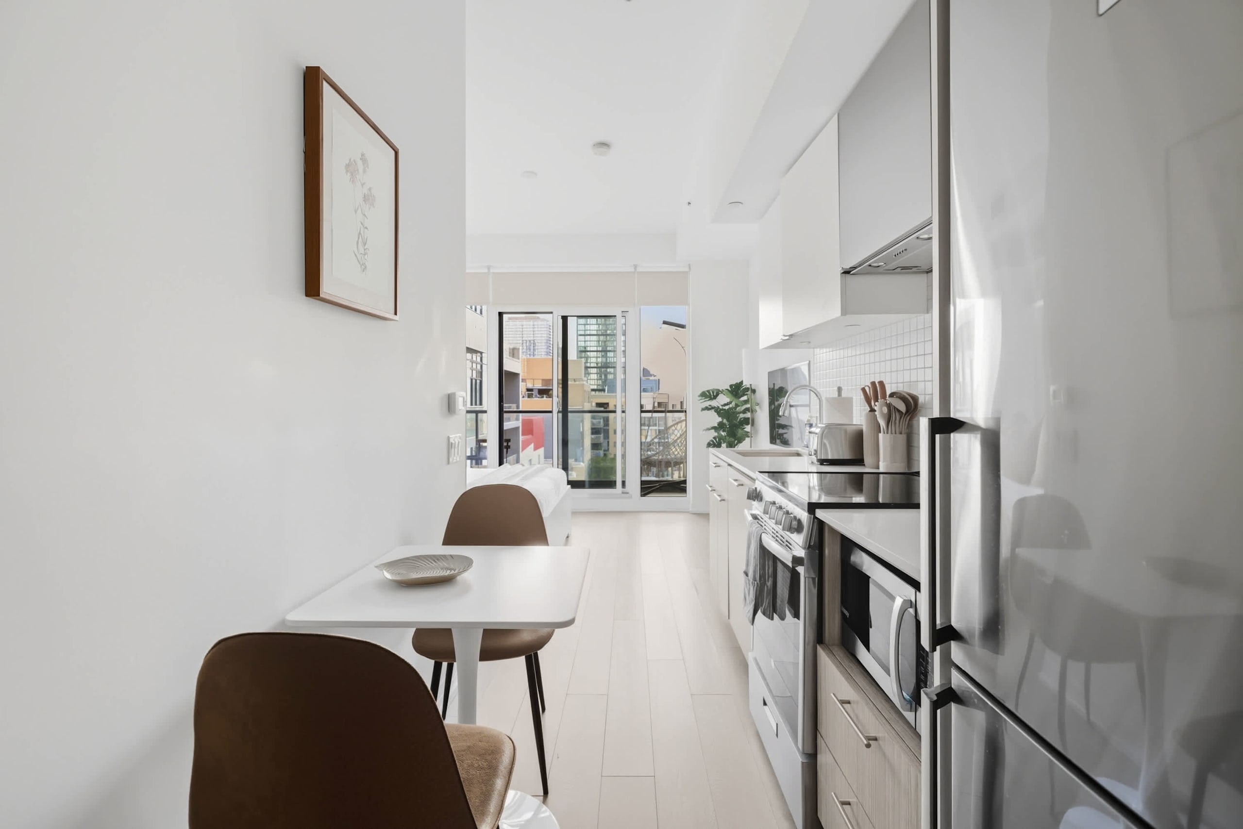 Coffee Mornings & City Skylines, Toronto Studio!-photo-3