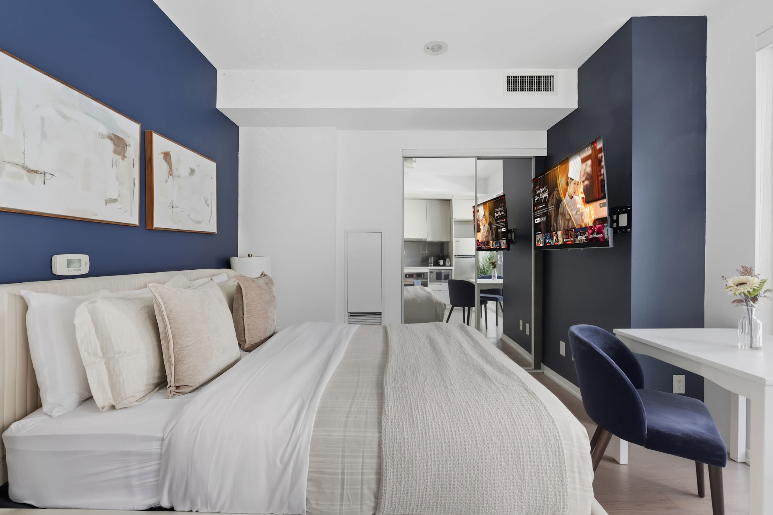 Sleek Studio Steps from Entertainment District-hero-photo