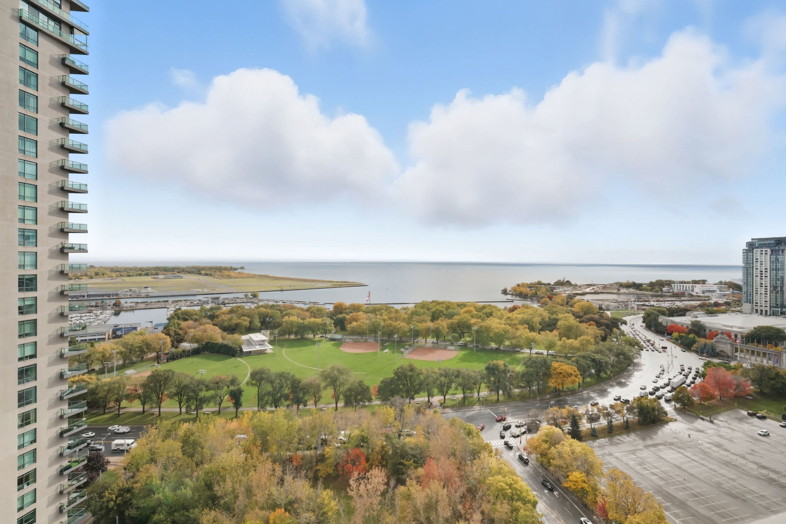 Luxury 2BR Condo with King Beds & Views-photo-3