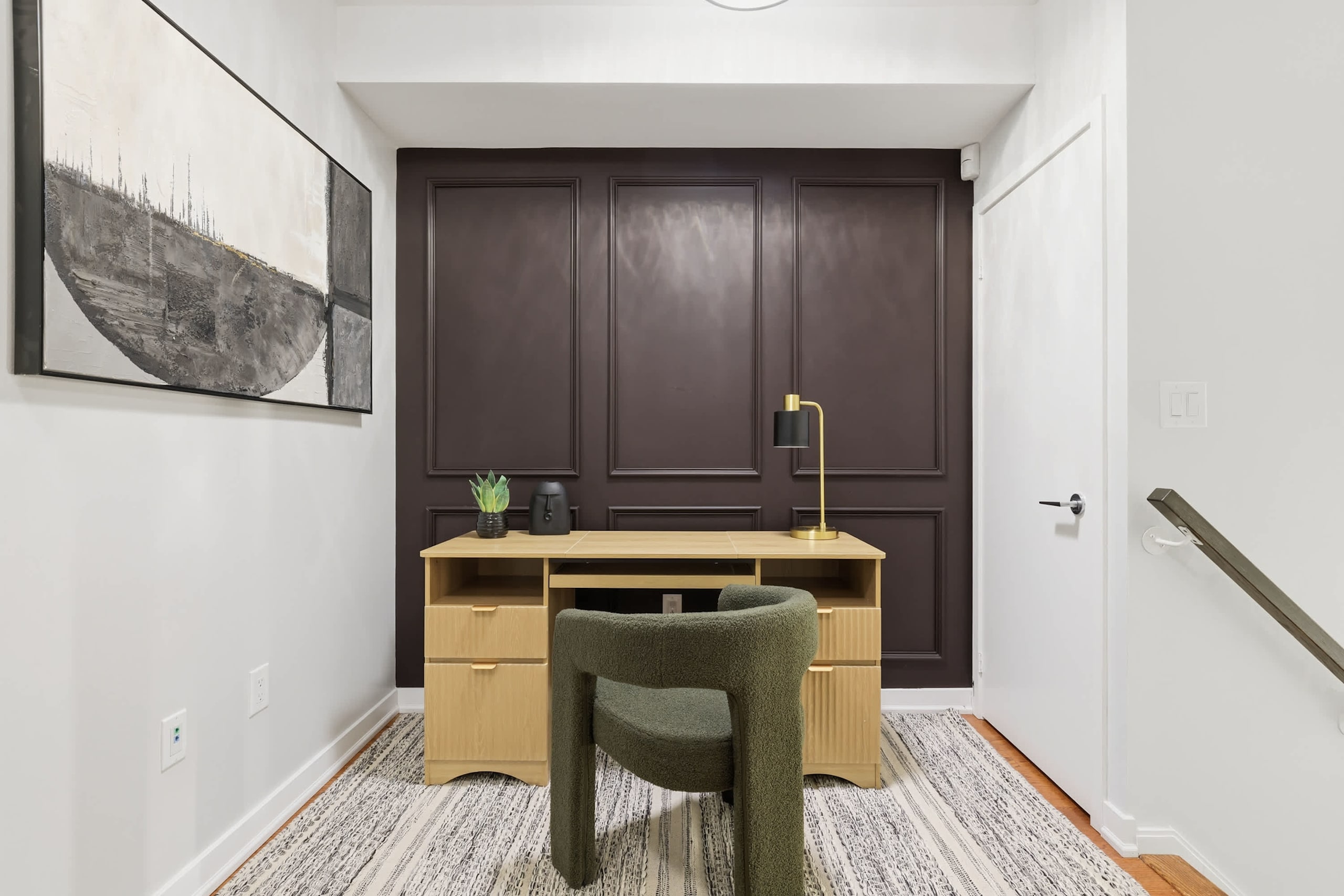 Luxury DT Townhome Steps to Top Attractions!-photo-3