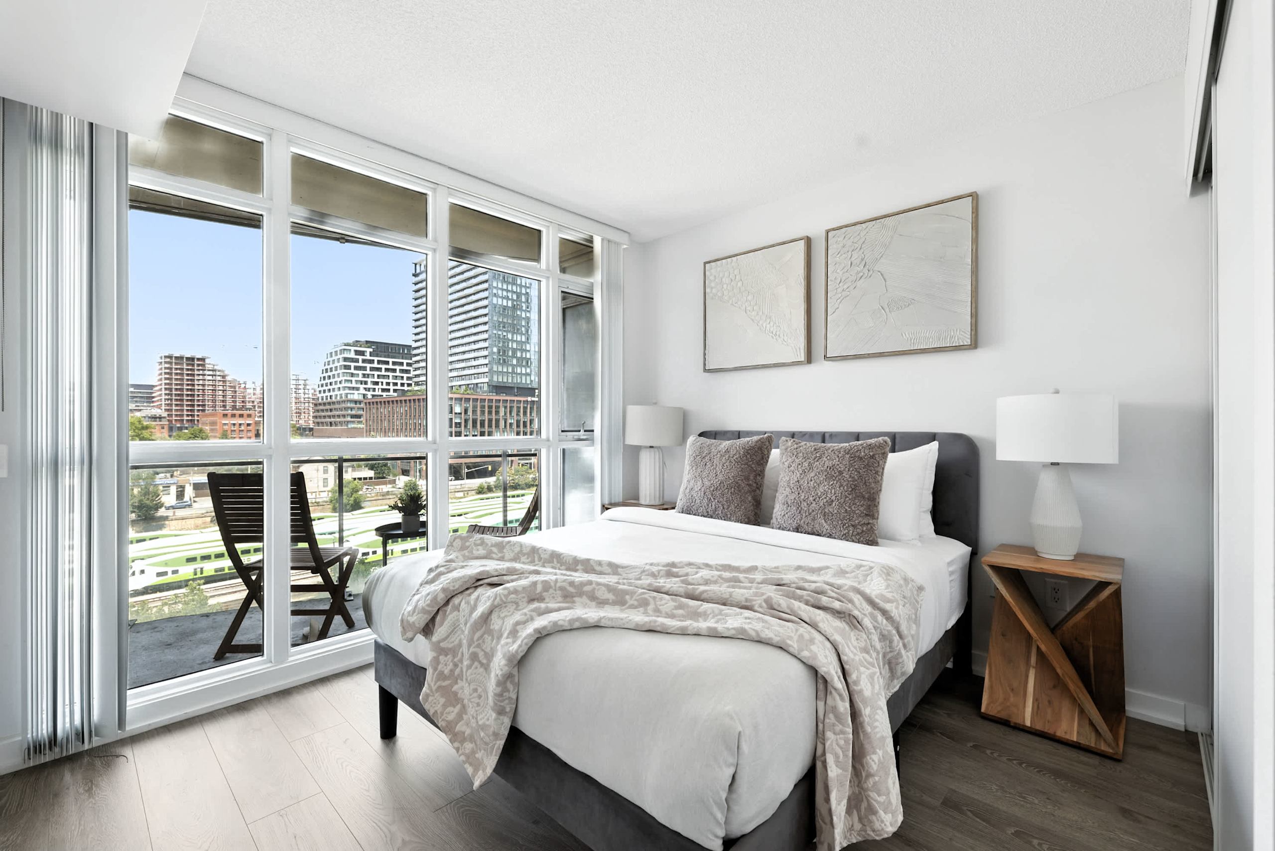 Sunlit 2BR Condo by the Waterfront-photo-2